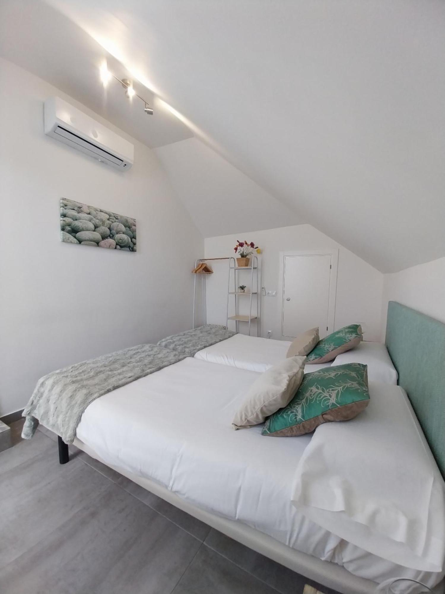 מאלגה Apartamentos El Marques חדר תמונה